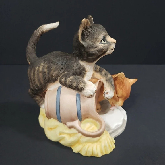 FRANKLIN Mint "Mischief" Cat Figurine Spilled Milk By Gail Ferretti Vintage Cat - Picture 2 of 11